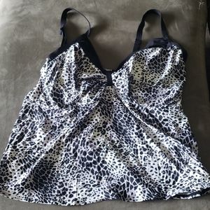 Black and white tankini swim top